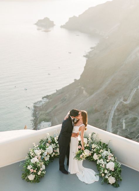 Fox Wedding, Martha Weddings, Oia Santorini, Santorini Wedding, Intimate Wedding Ceremony, Luxury Destinations, Paris Wedding, Greece Wedding, Luxury Destination Wedding