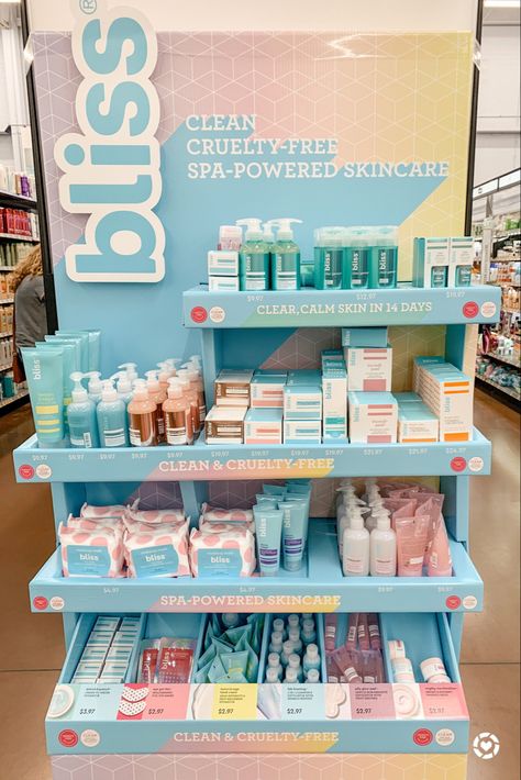 Product Shelf Design, In Store Display Design, Skincare Pop Up Store, Skincare Store Design, Cosmetic Display Design, Skincare Booth, Product Display Design, Product Display Ideas, Display Rack Ideas