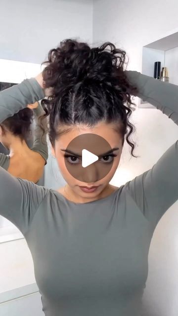 Curly Pony Updo, Hair Bun Styles For Work, Up Do Hairstyles With Braids, Rey Buns Tutorial, Hairstyles Bun With Braid, Hairstyle In Home, Simple Fancy Updos, Curly Hair Quick Updo, Braided Hairstyles In Bun