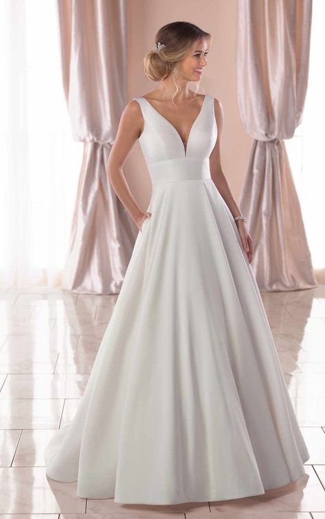 59925-6758F Classy Evening Gowns, Wedding Dress Tea Length, Stella York Bridal, Stella York Wedding Dress, Pnina Tornai, Royal Wedding Dress, Simple Wedding Dress, Lace Ball Gowns, Stella York