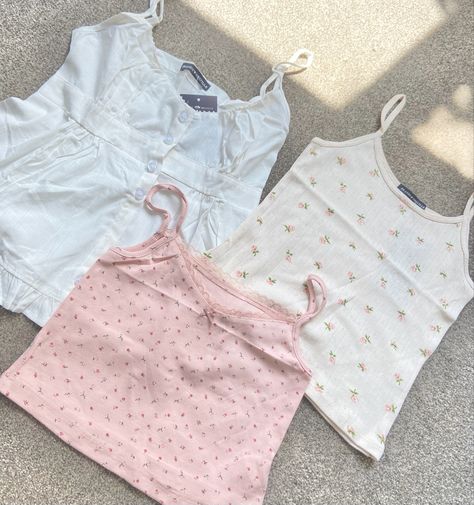 Pink And White Outfits Aesthetic, Vintage Girly Outfits, Baby Pink Outfit Aesthetic, Coquette Baby Clothes, Coquette Pink Outfit, Coquette Wishlist, Brandy Melville Coquette, Pink White Aesthetic, Pink Brandy Melville