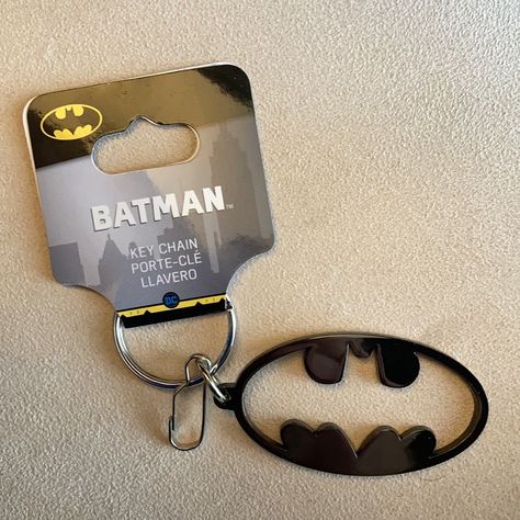 Nwt Black Batman Keychain! Solid Black And Made Of Metal,This Batman Keychain Has Some Weight To It! Additional Id Tag Connector Attached! All Sales Are Final So Please Ask Any Questions You Have! Thank You! Nerdy Keychains, Batman Astethic, June Core, Batman Core, Batman Jewelry, Nerdy Gifts For Him, Batman Accessories, Batman Keychain, Black Batman