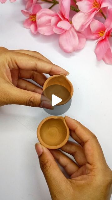 Deepak Art And Craft, Making Diyas For Diwali, Clay Art For Home Decor, Best Out Of Waste Diwali Craft, Clay Diy Decoration, Diwali Indoor Decorations, Diy Home Decor Hanging, Diy Using Waste Materials, Diya Decoration For Diwali