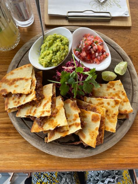 Mexican Cuisine Aesthetic, Mexican Restaurant Dishes, Quesadilla Plating, Mexican Restaurant Instagram Feed, Quesadillas Aesthetic, Quesadilla Aesthetic, Mexican Food Aesthics, Mexican Night Party, Lunch Aesthetic Restaurant