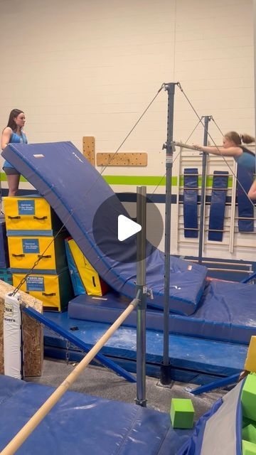 Olympia Gymnastics Drills on Instagram: "Getting over our fears of letting go!  Our level 4’s and 5’s loved this drill!!💙💚 - - - - - - #flyaway #gymnastics #gymnast #coach #bars #olympiagymnasticscenter" Bar Drills Gymnastics, Uneven Bars Gymnastics, Gymnastics Levels, Gymnastics Drills, Middle School Hacks, Uneven Bars, Kindergarden Activities, Gymnastics Training, Gymnastics Videos