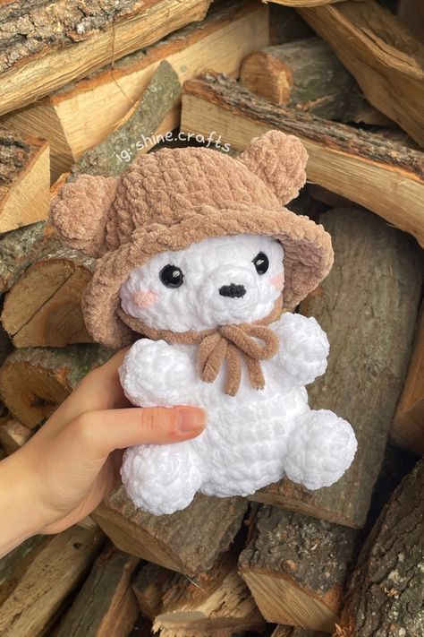 Crochet Cow Easy, Cute Bear Crochet Pattern, Crochet Bear With Clothes, Crochet Easy For Beginners, Crotchet Stuff Animals Pattern, Crochet Aesthetic Plushies, Crochet Stuffed Animals Patterns, Things To Crochet With Chunky Yarn, Cute Crochet Animals Free Pattern