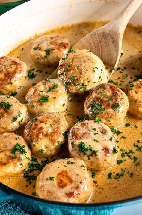 Chicken Meatballs With Sauce – Yummy and fully Chicken Meatballs Cream Sauce, Creamy Chicken Meatballs, Garlic Alfredo Chicken Meatballs, Chicken Meatballs And Gravy, Chicken Meatballs With Sauce, Chicken Meatballs Sauce, Chicken Meatballs And Mashed Potatoes, Chicken Meatball Sauce, Amylu Chicken Meatballs Recipes