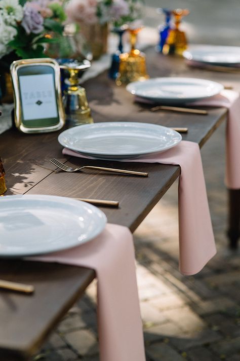 Look Inside a Simple Place Setting | Bohemian Oceanside Wedding | photos by Tara Kneiser Photography | The Pink Bride®️️ www.thepinkbride.com Blush Napkins Wedding Place Settings, Wedding Simple Place Setting, Napkin On Plate Setting, Napkin Placement Ideas Wedding, Napkin Under Plate Table Settings, Wedding Napkin Placement, No Charger Wedding Table Setting, Simple Place Settings Wedding, Wedding Place Settings Without Plates