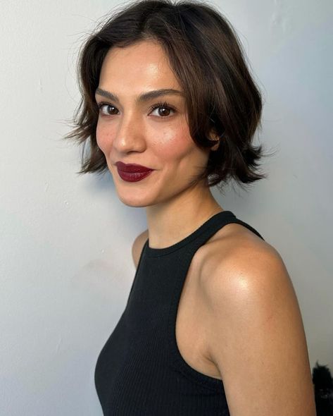 Plum Blush, ’80s Metallics, & More Of Fall’s Biggest Makeup Trends Eyebrow Trends, Brown Eyebrows, Hair Inspiration Short, Bob Haircut For Fine Hair, Haircuts For Fine Hair, Hair Color Trends, Big Hair, Bobs Haircuts, Hair Day