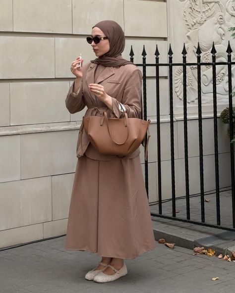 Je te laisserai des mots <3 hijabi girl,Pinterest hijab outfit,elegant modest outfit,Muslim couple,parents outfit,love,autumn vibe,date autumn Outfit Muslim, Outfit Elegant, Modest Outfit, Muslim Couple, Love Autumn, Hijabi Girl, Hijab Outfit, Hijab Fashion, Casual Fashion