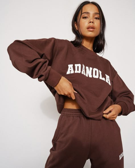 Adanola Chocolate 🍫 Merch Photography, Women Fitness Photography, Fitness Poses, Essential Sweatpants, Oversized Joggers, Essential Sweatshirt, Brown Sweatshirt, Fitness Photos, Branding Shoot