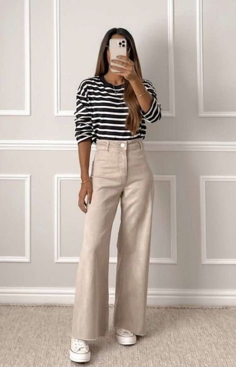 Beige Jeans Outfit, Jean Beige, Outfits Con Jeans, Look Legging, Outfit Inspiration Women, Look Jean, Instagram Autumn, Beige Outfit, Casual Work Outfits