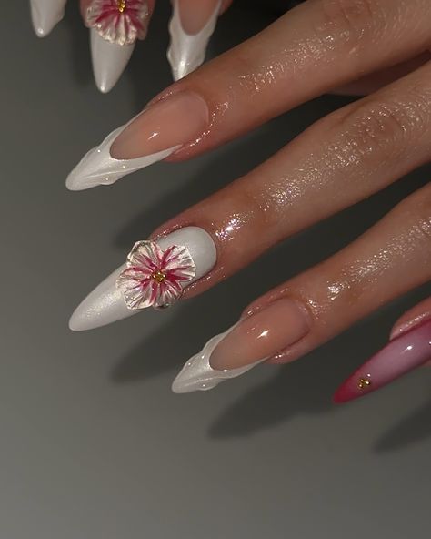 Loving this hard gel flowers 🌸💕 • • • #nails #fresnonails #559nails #nailsnailsnails #nailsnailsnails #nails559 #nailart How To Do 3d Flowers On Nails, Spider Lily Nails, Sculpted Flower Nails, 3 D Flower Nails, Flower On Nails, 3d Flowers Nails, 3d Gel Nails, Lily Nails, Flowers Nails