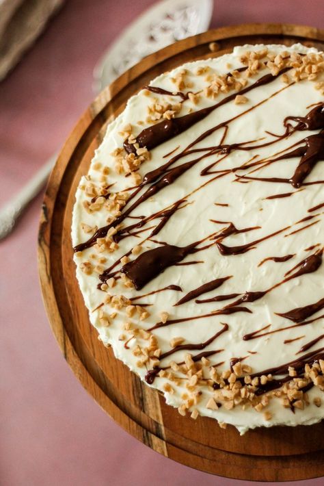 Heath Cheesecake Recipes, Heath Bar Cheesecake Recipe, Heath Cheesecake, Heath Bar Cheesecake, Fall Of The Bone Ribs, Cheesecake Deserts, Trifle Dessert Recipes, Heath Bar, Cheesecake Recipes Classic