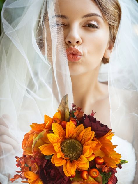 Orange Bridal Flowers, Orange Bridal Bouquet, Wedding Flowers Sunflowers, Orange Sunflowers, Round Bouquet, Sunflower Bouquets, Wedding Themes Fall, Rustic Bridal, Orange Roses