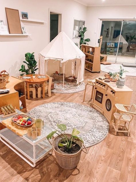 Montessori Cubby Ideas, Three Bed Bedroom Ideas, Wooden Playroom Ideas, 12 Month Old Playroom, Montessori Playroom Colorful, Reggio Inspired Home Daycare, Plants In Playroom, Montessori After School Activities, Infant Montessori Toys