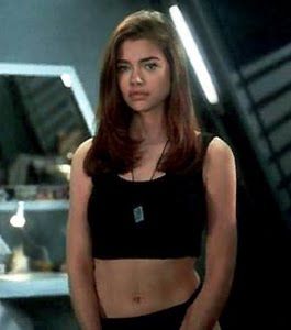 Denise Richards Denis Richards, Model 90s, Sci Fi Girl, Models 90s, Starship Troopers, Photographie Portrait Inspiration, Bond Girls, Denise Richards, Pretty Faces