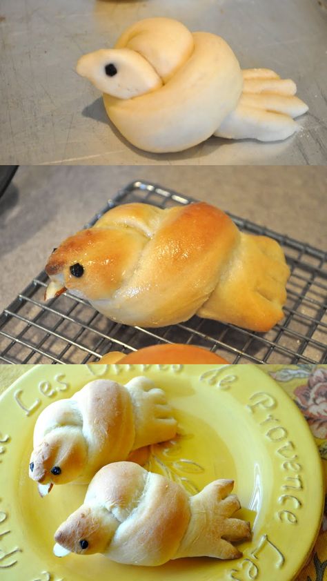 Little Birdie Rolls... Recipe here: http://littlebirdiesecrets.blogspot.com/2011/07/little-birdie-rolls-tutorial.html Bird Shaped Rolls, Food Art Recipes, Pentecost Food Ideas, Bird Bread Rolls, Fun Bread Shapes, Bird Party Food, Spring Equinox Food, Bread Shaping Techniques, Bird Buns