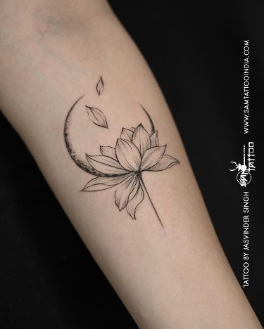 Cute Foot Tattoos, Beauty Transformation, Family Tattoo Designs, Mom Tattoo Designs, Chic Tattoo, Om Tattoo, Shape Tattoo, Clever Tattoos, Tattoos For Women Flowers