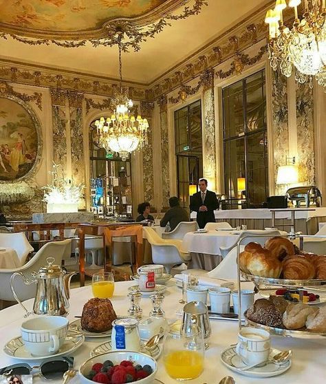 Luxury Cafe, French Room, Lunch Cafe, Visual Gallery, Hotel Breakfast, Luxury Food, Hotel Food, Wedding Breakfast, Cafe Interior Design