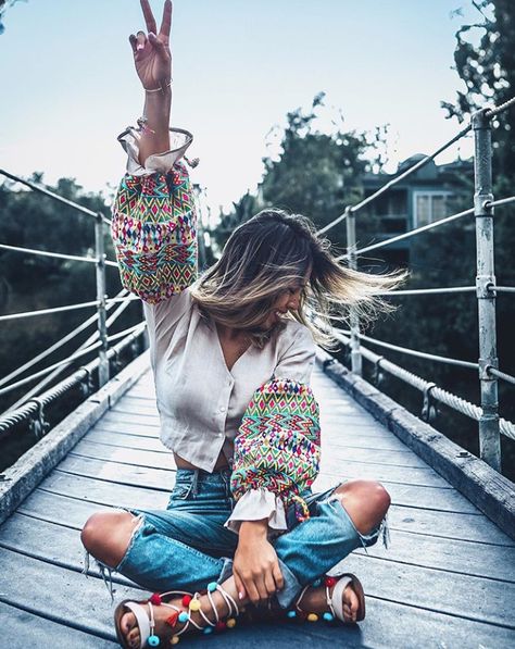 Instagram Worthy Spots in San Diego (2019 update) - Frank Vinyl Fashion Blogger Cute Places, Fashion Blogger Poses, San Diego Style, Blogger Poses, Travel Pose, Vinyl Fashion, Golden Hour Photography, Suspension Bridge, Catherine Deneuve