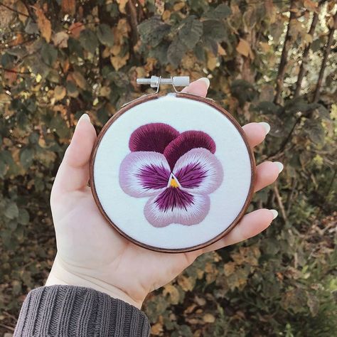 Pansy Embroidery Pattern, Viola Embroidery, Embroidery Pansies, Pansies Embroidery, Pansy Embroidery, Purple Flower Embroidery, Violet Embroidery, Floral Hand Embroidery, Purple Embroidery