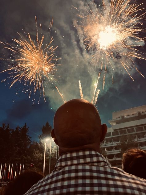 #fireworks#funny#man#interestingpicture Fireworks Funny, Funny Man, Man Humor, Fireworks, Funny