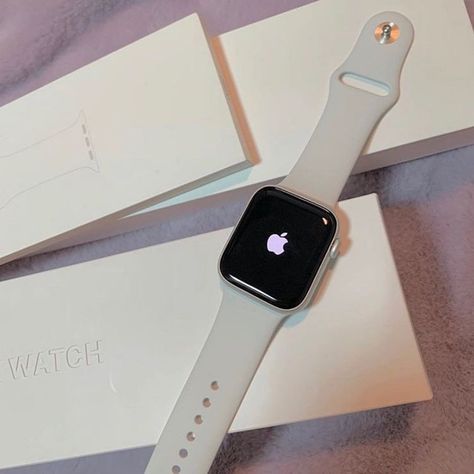 Προϊόντα Apple, Apple Watch White, Apple Watch Fashion, Airpods Apple, Produk Apple, Seni Dan Kraf, Accessoires Iphone, Gold Apple Watch, Bracelet Apple Watch