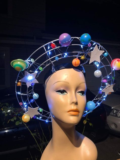 Alien Ideas Costume, Outer Space Womens Costume, Planet Headpiece, Solar System Headpiece, Space Halloween Makeup, Cosmos Theme Party Outfit, Space Theme Fashion Show, Constellation Halloween Costume, Evil Eye Costume