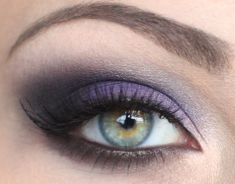 purple-grey-black smoky eyes Purple Smokey Eye Makeup, Purple Smokey Eye, Black Smokey Eye, Purple Eye Makeup, Yennefer Of Vengerberg, Makijaż Smokey Eye, Purple Eyeshadow, Makeup Guide, Smokey Eyes