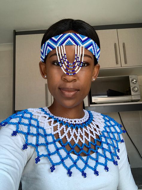 Beadwork Xhosa Beads, Masai Beadwork, Zulu Beads, Zulu Traditional Attire, Winnie Mandela, African Print Shoes, African Necklaces, Africa Fashion Style, Xhosa Attire