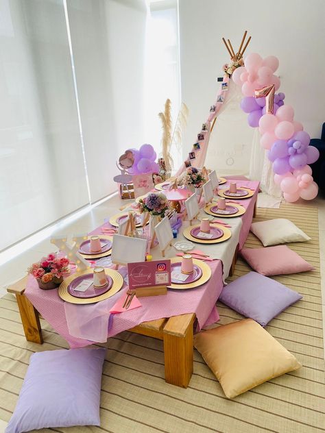 Kids Workshop Ideas Activities, Picnic Birthday Party Ideas For Kids, Kids Party Tables, Gender Reveal Baby Shower Themes, Minnie Mouse Theme Party, Birthday Party Venues, Teepee Party, Girls Party Favors, Picnic Decorations