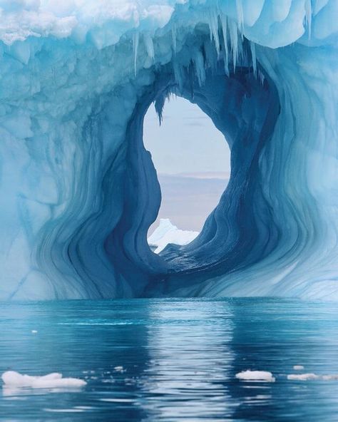 Day 88. Source: Robert B. Dunbar #365daysoutdoors #day88 #antartica Re-post by Hold With Hope Arctic Landscape Photography, Arctic Ocean Aesthetic, Arctic Aesthetic, Arctic Desert, Eco Photography, Ski Dubai, Exploration Art, National Geographic Photography, Beautiful Environment