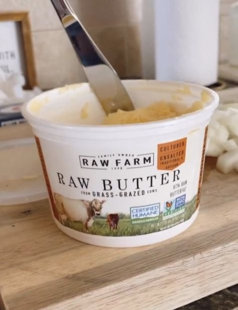 RAW BUTTER TUBS 101: SHELF LIFE, STORAGE, USES, AND MORE https://rawfarmusa.com/blog/raw-butter-tubs-101-shelf-life-storage-uses-and-more Breakup Moodboard, Farm Stead, Raw Dairy, Milk Products, Customizable Labels, Animal Based, Organic Snacks, Whole Food Diet, Healthy Groceries