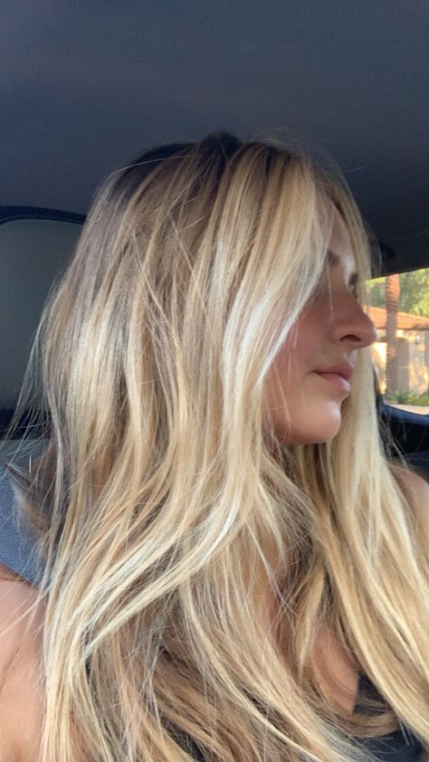 Aussie Blonde Hair, Simple Blonde Hair, Beach Blonde Hair Inspiration, Stormie Goldsmith Hair, Blonde Hair On Brunettes Summer, Light Honey Blonde Highlights, Golden Beach Blonde Hair, Beach Blonde Hair Highlights, Blonde Beachy Highlights