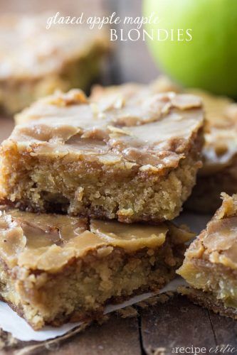 Glazed Apple Maple Blondies - The Recipe Critic Carmel Apple Sheet Cake Recipe, Fall Sheet Cake, Caramel Apple Sheet Cake, Apple Sheet Cake Recipe, Maple Blondies, Apple Sheet Cake, Apple Recipes Easy Healthy, Carmel Cake, Apple Blondies