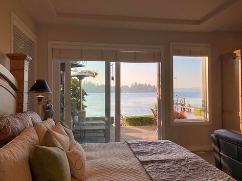 Apartment Near Beach, Washington House, Washington Houses, Lake Washington, Bedroom Patio, Dream Living, Dream Apartment, House Room, House Goals