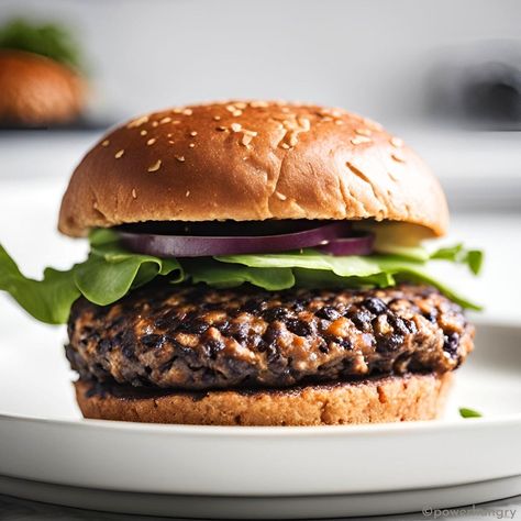 Vegan Bean Burger, Meatless Burgers, Veggie Fritters, Vegan Ground Beef, Vegan Barbecue, Veggie Patties, High Protein Vegetarian Recipes, Plant Based Burgers, Bean Burgers