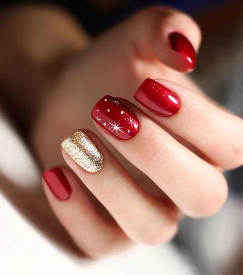 15 Diseños en rojo para una manicura navideña de altura Makeup Nails Designs, Red Acrylic Nails, Cute Christmas Nails, Christmas Nails Easy, Christmas Gel Nails, Christmas Nail Art Designs, Christmas Nails Acrylic, Pretty Christmas, Xmas Nails