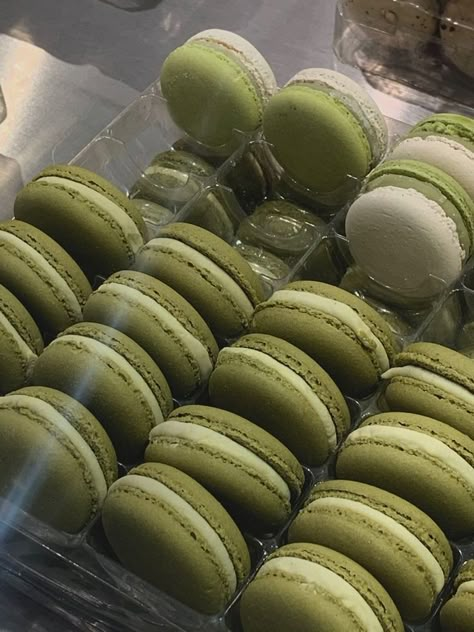 Matcha Macarons, Green Inspo, Macarons Recipe, Mint Aesthetic, Mint Green Aesthetic, Sage Green Wallpaper, Hijau Mint, Matcha Recipe, French Pastry