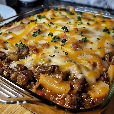 Mouthwatering Recipes | Amish Hamburger Steak Bake🤤😋 | Facebook Hamburger Casserole Recipes, Steak Bake, Hamburger Casseroles Recipes, Baked Steak, Hamburger Casserole, Hamburger Steak, Beef And Potatoes, Hamburger Recipes, Comfort Dishes