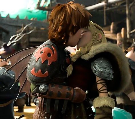 Hiccup Horrendous Haddock Iii, Hiccup Toothless, Hiccup Horrendous, Goten Y Trunks, Movie Animation, Astrid Hiccup, Dragon Icon, Toothless Dragon, Cute Couple Comics