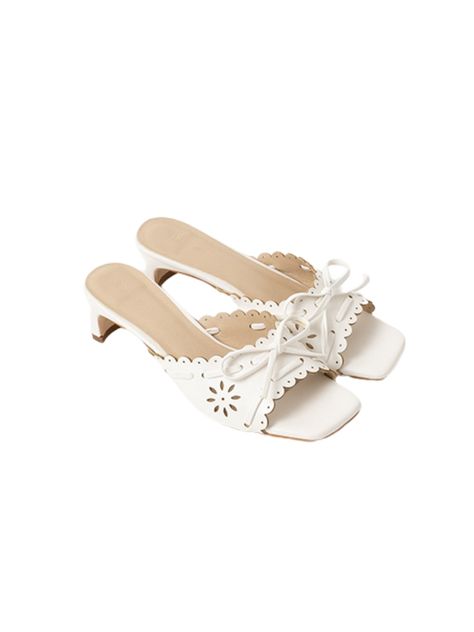 Shoes With Small Heels, Cream Kitten Heels, Cute Kitten Heels, Wedding Kitten Heels, Dainty Sandals, Miu Miu Kitten Heels, White Kitten Heels, White Heeled Sandals, Small Heels