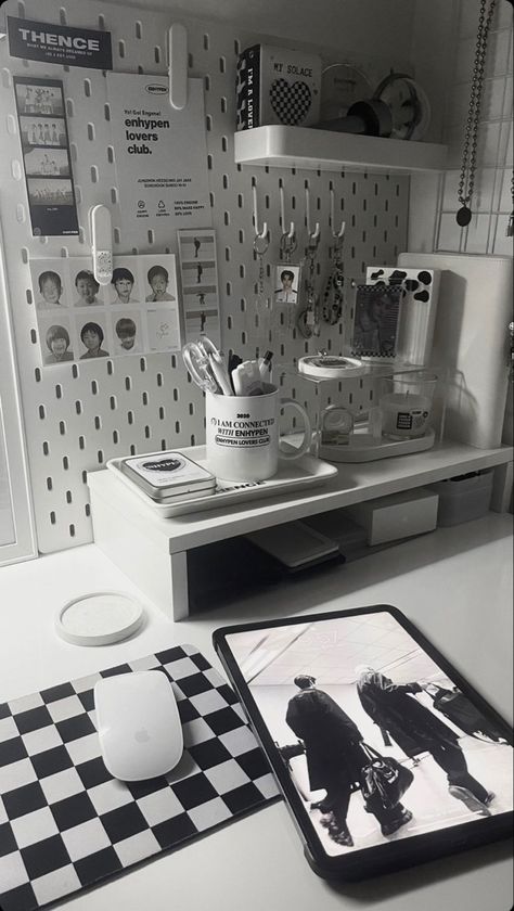 Black And White Korean Aesthetic Room, Korean Desk Ideas, Black And White Korean Room, Room Layout Bedroom With Desk, Engene Aesthetic Room, Aesthetic Desk Black, Acubi Desk Setup, Desk Ideas Korean, Black Aesthetic Desk