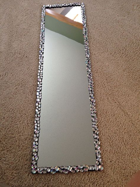 Easy to make jewel full length mirror- perfect way to dress up a cheap mirror Full Length Mirror Decor Ideas Diy, Diy Full Length Mirror Ideas, Decorating Mirror Ideas Diy, Diy Mirror Frame Decoration, Full Length Mirror Diy, Diy Mirror Frame Ideas, Mirror Decoration Ideas, Wall Panels Ideas, Diy Mirror Decor