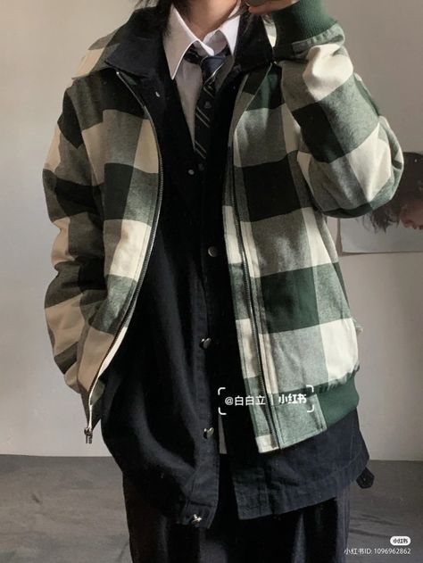 Aesthetic Hoodie Outfit Men, Male Outfits Aesthetic Vintage Grunge, Hoodie Outfit Male, Emo Clothes Male, Baggy Male Outfits, Male Outfits Aesthetic Casual, Aesthetic Clothes Male, Cute Male Outfits Aesthetic, Scene Outfits Male