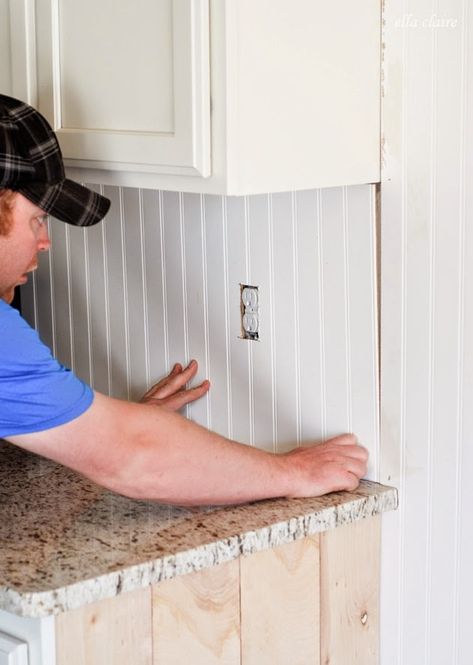 Beadboard Kitchen Backsplash, Backsplash Beadboard, Beadboard Kitchen, Cocina Diy, Diy Kitchen Backsplash, Beadboard Backsplash, Diy Backsplash, Backsplash Kitchen, Kitchen Farmhouse