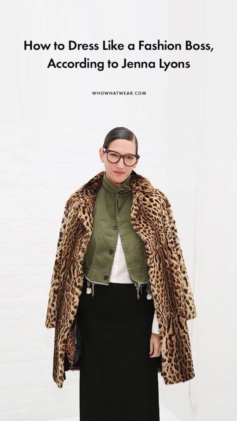 How to do power dressing like Jenna Lyons Jcrew Jenna Lyons, Jennifer Lyons Style, Work Style 2023, Jenna Lyons 2023, Fall Street Style Outfits, Jenna Lyons Street Style, Jenna Lyons Style Outfits, Jcrew Style Inspiration 2023, Jenny Lyons Style