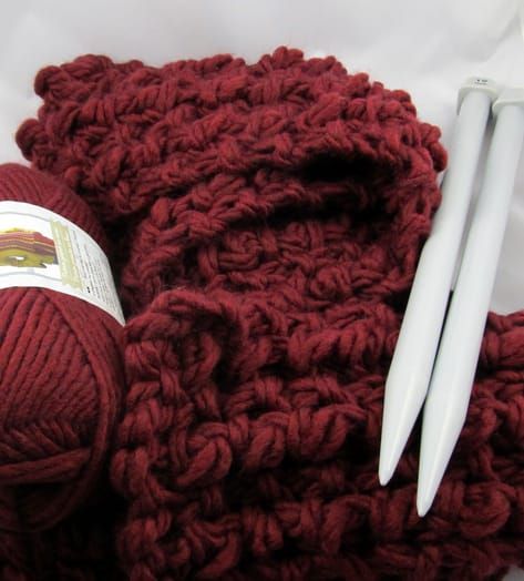 Large Knitting Needles, Knit Scarfs, Large Knitting, Running Out Of Time, Knit Ideas, Scarf Yarn, Diy Scarf, Quick Knits, Out Of Time