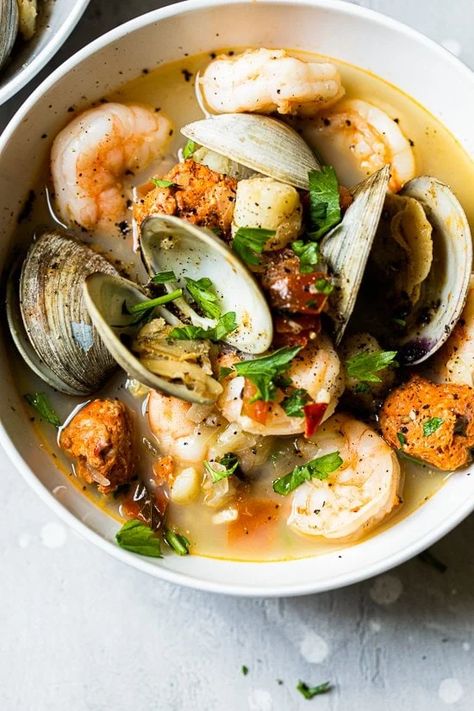 Scallops And Chorizo, Portuguese Seafood, Seafood Stew Recipes, Fish Stew Recipes, Shrimp Scallops, Seafood Stew, Seafood Soup, Seafood Dinner, Portuguese Recipes